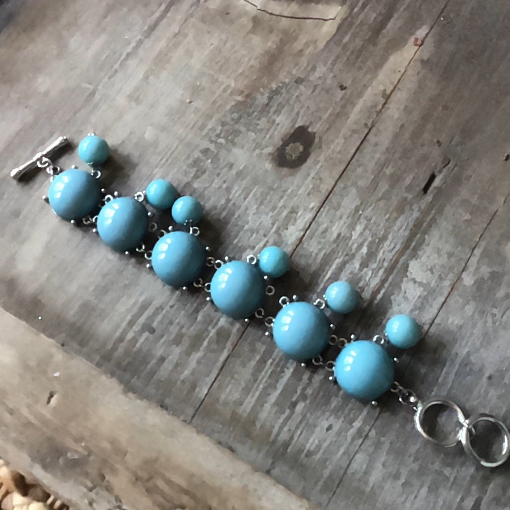Elegant Blue Beaded Bracelet
